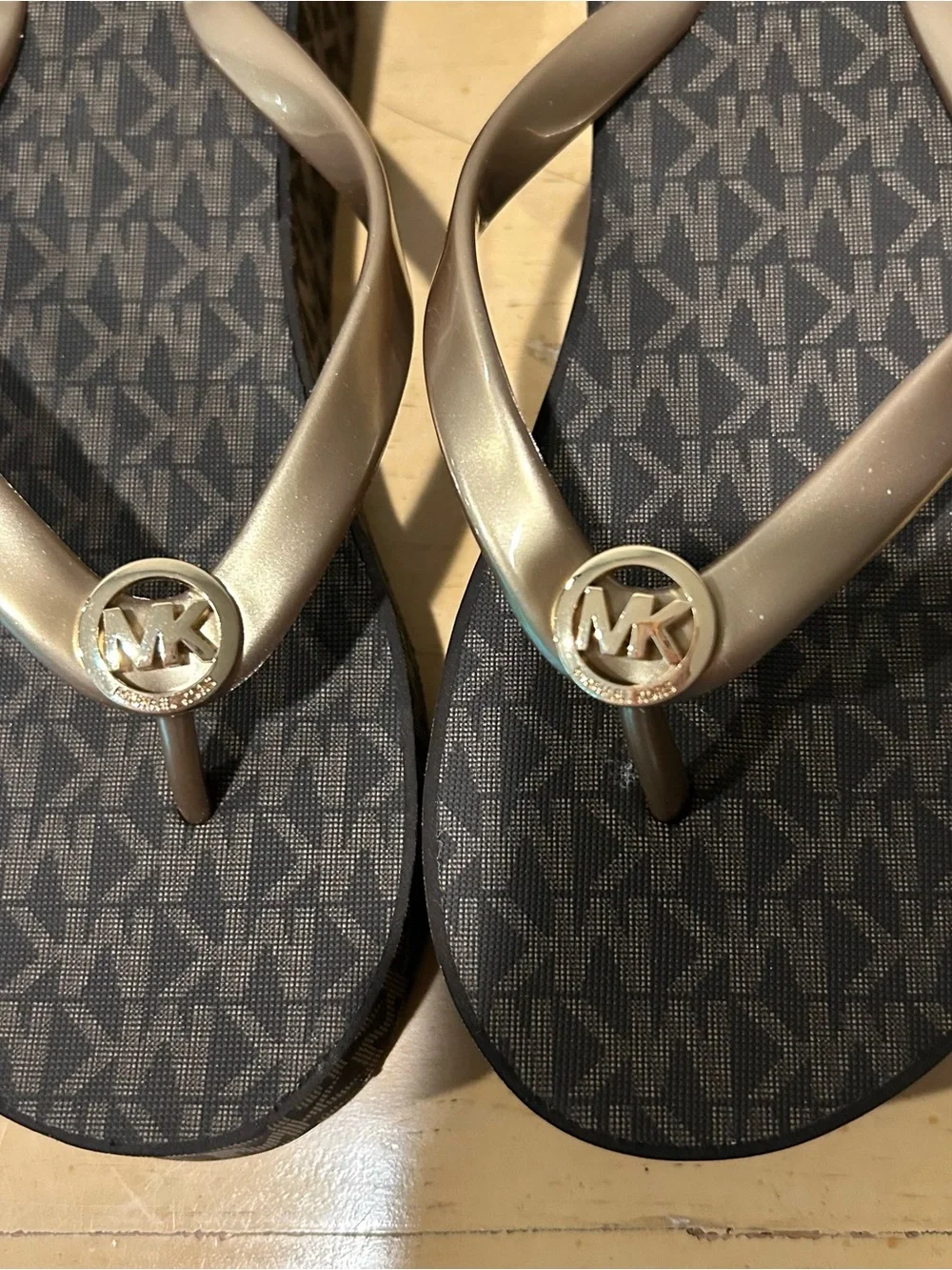 Michael Michael Kors platform wedge women’s  Bedford sandal in size 7
